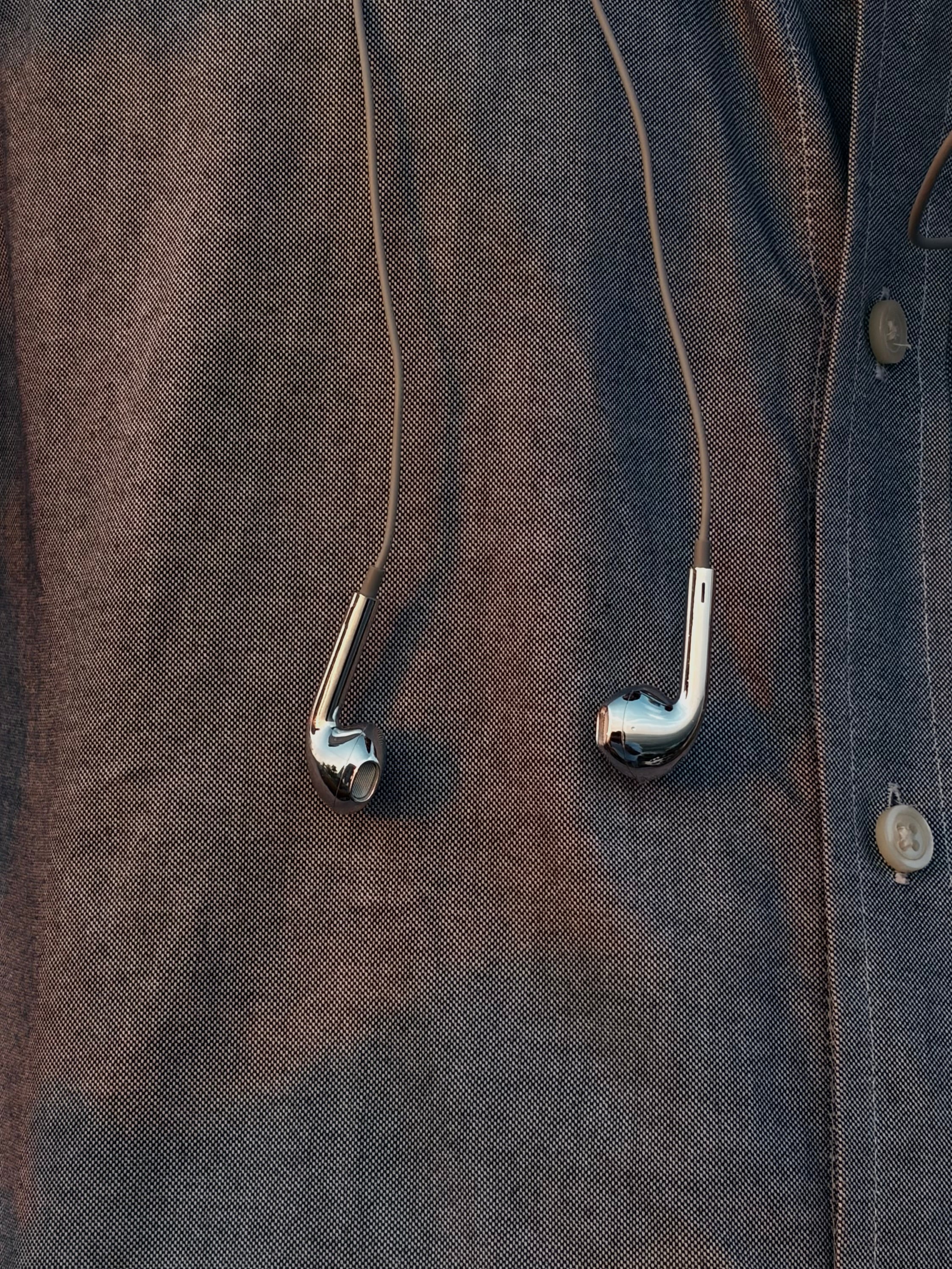 CHROMAURA WIRED HEADPHONES 🎧🚀