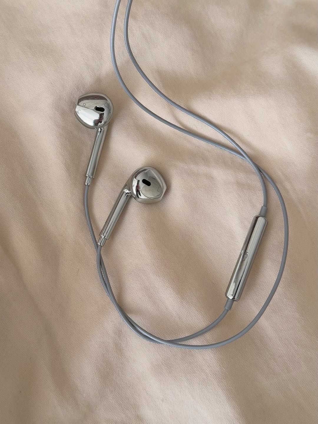 CHROME AURA WIRED HEADPHONES